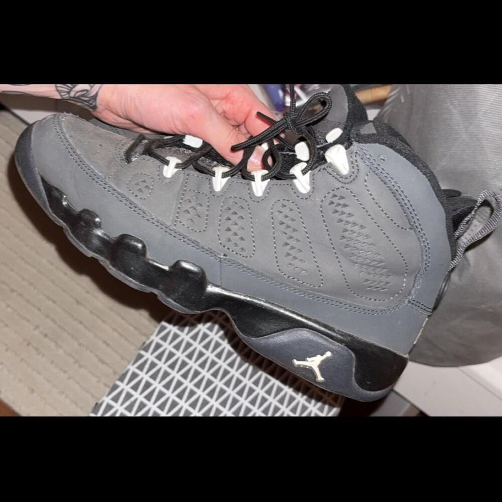 Jordan Men's Black and Grey Trainers